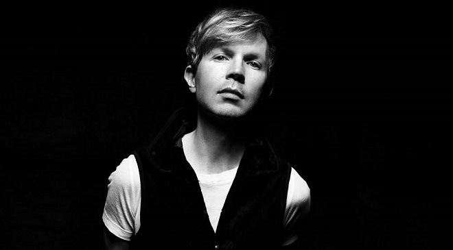 Beck анонсировал долгожданный альбом и выпустил новый трек.