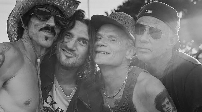 Red Hot Chili Peppers готовят новый альбом. Смотрим новый клип.